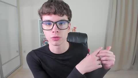 Snapshot of calvin_loves_you chatting on 18, 2, 2025 Hey I am Calvin online show from 18, 2, 2025