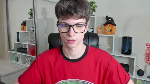 Snapshot of calvin_loves_you chatting on 21, 2, 2025 Hey I am Calvin online show from 21, 2, 2025