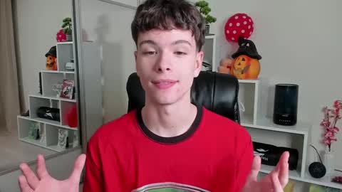 Snapshot of calvin_loves_you chatting on 12, 3, 2025 Hey I am Calvin online show from 12, 3, 2025