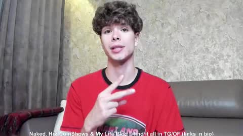 Snapshot of calvin_loves_you chatting on 16, 9, 2025 Hey I am Calvin online show from 16, 9, 2025