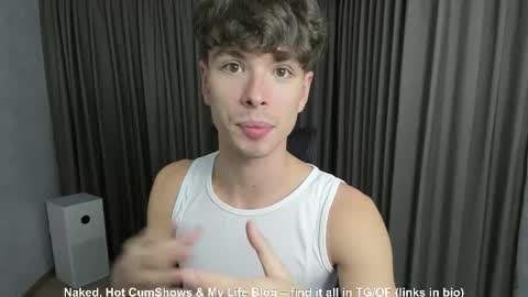 Snapshot of calvin_loves_you chatting on 11, 10, 2025 Hey I am Calvin online show from 11, 10, 2025