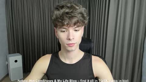 Snapshot of calvin_loves_you chatting on 17, 10, 2025 Hey I am Calvin online show from 17, 10, 2025