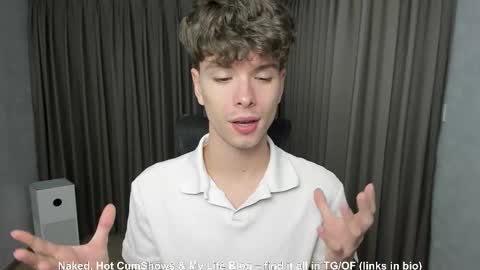 Snapshot of calvin_loves_you chatting on 2, 11, 2025 Hey I am Calvin online show from 2, 11, 2025