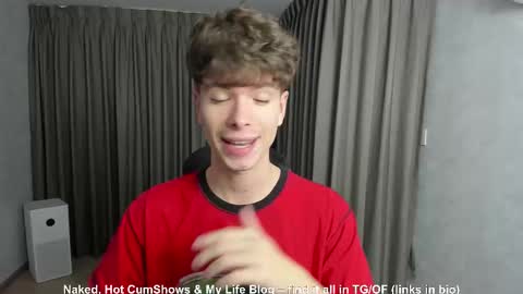 Snapshot of calvin_loves_you chatting on 5, 11, 2025 Hey I am Calvin online show from 5, 11, 2025