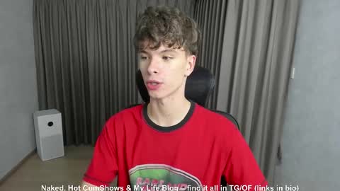Snapshot of calvin_loves_you chatting on 6, 11, 2025 Hey I am Calvin online show from 6, 11, 2025