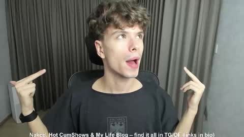 Snapshot of calvin_loves_you chatting on 9, 11, 2025 Hey I am Calvin online show from 9, 11, 2025