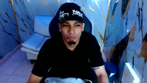 Snapshot of cam_xman chatting on 8, 6, 2026 cam_xman online show from 8, 6, 2026