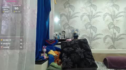 Snapshot of camdiva1 chatting on 8, 11, 2025 CamDiva1 online show from 8, 11, 2025