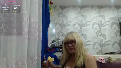 Snapshot of camdiva1 chatting on 9, 11, 2025 CamDiva1 online show from 9, 11, 2025