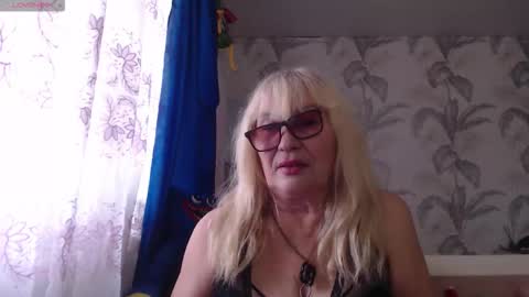 Snapshot of camdiva1 chatting on 21, 11, 2025 CamDiva1 online show from 21, 11, 2025