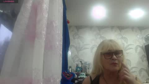 Snapshot of camdiva1 chatting on 1, 12, 2025 CamDiva1 online show from 1, 12, 2025