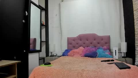 Snapshot of cameron_april chatting on 25, 11, 2025 cameron_april online show from 25, 11, 2025