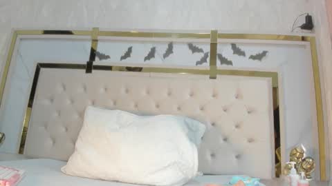 Snapshot of cameron_hearts chatting on 30, 10, 2025 cameron_hearts online show from 30, 10, 2025