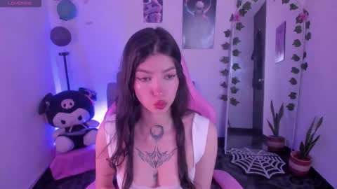 Snapshot of cami_mila99 chatting on 14, 10, 2025 CAMI online show from 14, 10, 2025