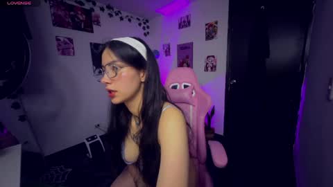 Snapshot of cami_mila99 chatting on 17, 5, 2026 CAMI online show from 17, 5, 2026