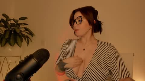 camila   online show from 22, 12, 2024