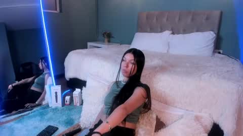 Snapshot of camii_bunnie chatting on 20, 5, 2026 Cami online show from 20, 5, 2026