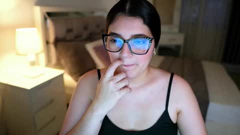 Snapshot of camila_buitrago chatting on 21, 12, 2025 Camila buitrago online show from 21, 12, 2025