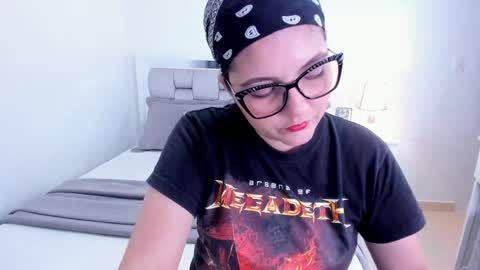 Camila buitrago online show from 16, 4, 2026