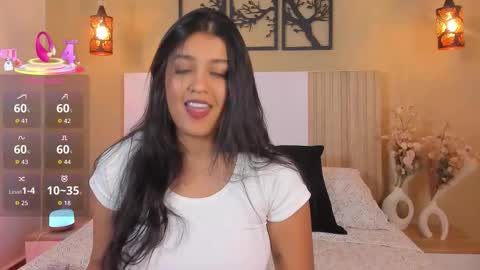 Snapshot of camila_bustamante_ chatting on 8, 10, 2025 camila_bustamante_ online show from 8, 10, 2025