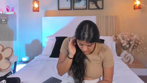 Snapshot of camila_bustamante_ chatting on 9, 10, 2025 camila_bustamante_ online show from 9, 10, 2025