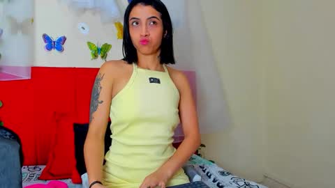 Snapshot of camila_collins7 chatting on 11, 10, 2025 camila_collins7 online show from 11, 10, 2025