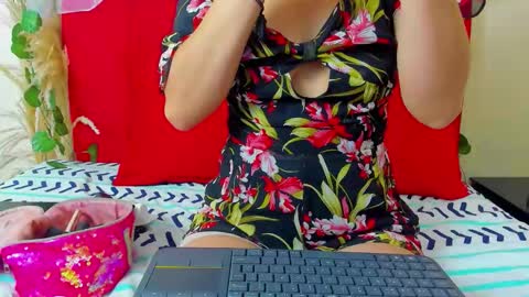 camila_collins7 online show from 23, 10, 2025