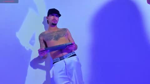 Snapshot of camila_coxx chatting on 21, 11, 2025 s online show from 21, 11, 2025