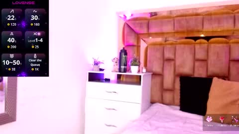 Camila Mishima online show from 9, 10, 2025