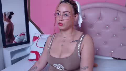 Camila online show from 25, 2, 2025