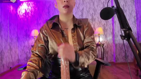    online show from 15, 1, 2025