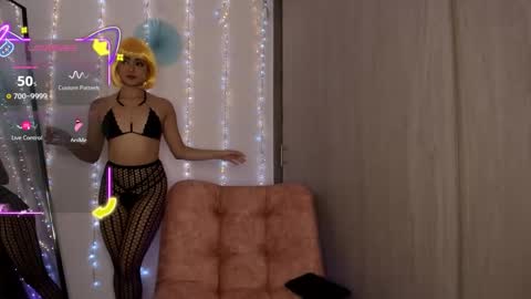 Snapshot of camilaandrade_ chatting on 25, 10, 2025 Cami online show from 25, 10, 2025