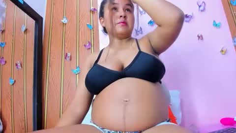 Snapshot of camilagreco_04 chatting on 24, 11, 2025 camila online show from 24, 11, 2025