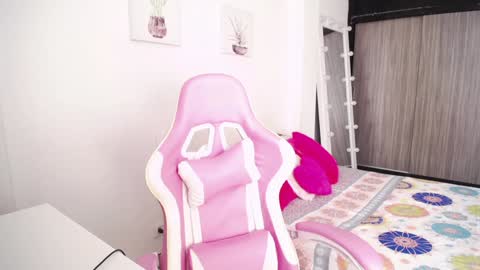 X IGcamiryan01 online show from 3, 12, 2024