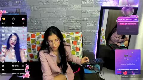 Snapshot of camilavill chatting on 4, 12, 2024 CamilaVill online show from 4, 12, 2024