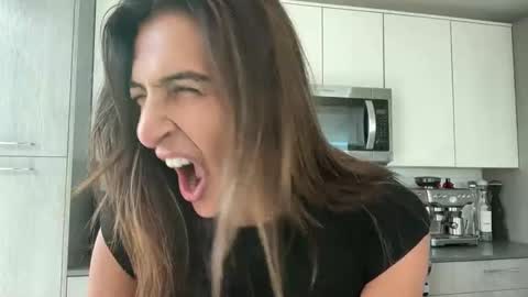 camiliakxoxo online show from 16, 11, 2025