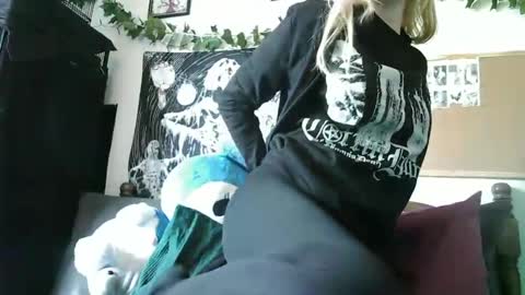 Camille Deville online show from 12, 1, 2025