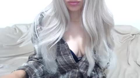 Snapshot of camillebunny chatting on 27, 5, 2026 CamilleBunny online show from 27, 5, 2026