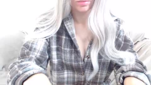 Snapshot of camillebunny chatting on 28, 5, 2026 CamilleBunny online show from 28, 5, 2026