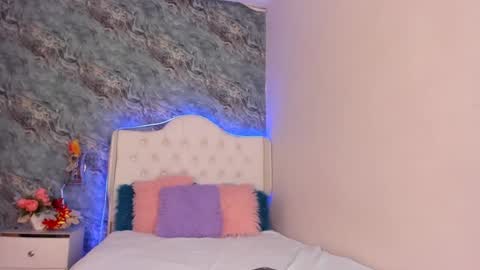 C A M I L L E N    Help me get to the top online show from 12, 1, 2025