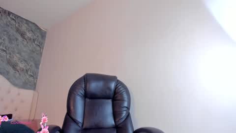 C A M I L L E N    Help me get to the top online show from 14, 1, 2025