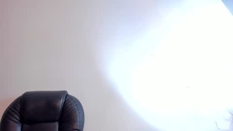 C A M I L L E N    Help me get to the top online show from 26, 1, 2025