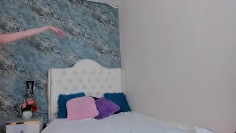 C A M I L L E N    Help me get to the top online show from 31, 1, 2025