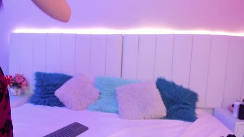 C A M I L L E N    Help me get to the top online show from 8, 10, 2025