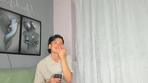 Snapshot of camillo_virgil chatting on 12, 11, 2025 Camillo Virgil online show from 12, 11, 2025