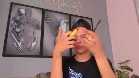 Snapshot of camillo_virgil chatting on 19, 11, 2025 Camillo Virgil online show from 19, 11, 2025