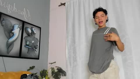 Snapshot of camillo_virgil chatting on 2, 12, 2025 Camillo Virgil online show from 2, 12, 2025