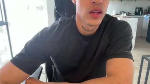 Snapshot of camilo__ chatting on 3, 6, 2026 camilo online show from 3, 6, 2026