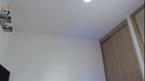 camilo_contre21 online show from 13, 11, 2025