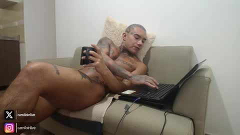 Snapshot of camiloinlive chatting on 31, 10, 2025 camiloinlive online show from 31, 10, 2025